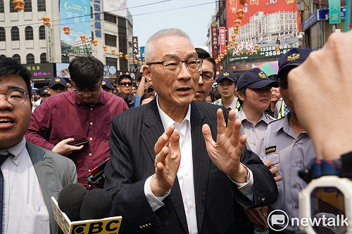 大甲鎮瀾宮參拜被問黨內初選　吳敦義：用誠意協調