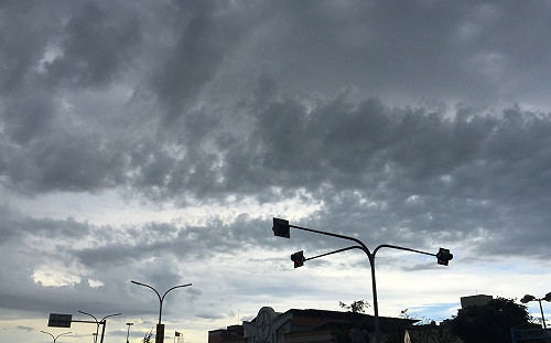 外出帶傘！鋒面接近  全台降溫有雨