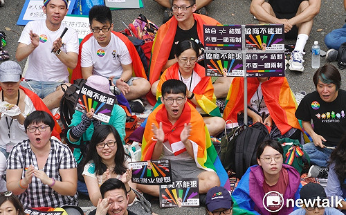 同婚修法妥協好交代？時力挺、綠「團進團出」 拼表決過關