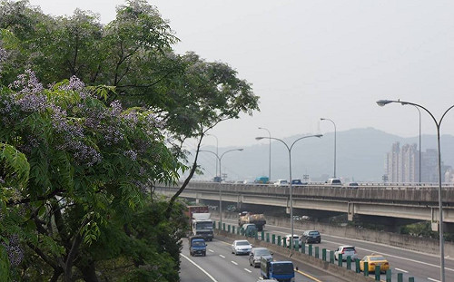 端午連假天氣不穩定！高公局預測國5嚴重壅塞