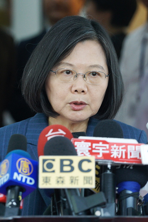 綠營政見會強碰韓國瑜造勢  蔡英文「平常心面對」