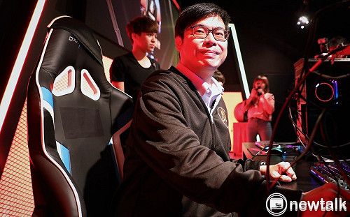 又被畢業生嗆！陳其邁：韓國瑜市長要跟市民蹲下解決問題