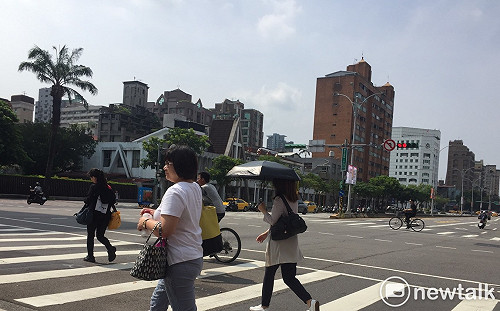 熱翻天!全台17縣市高溫炎熱 台北、南投持續38°C以上