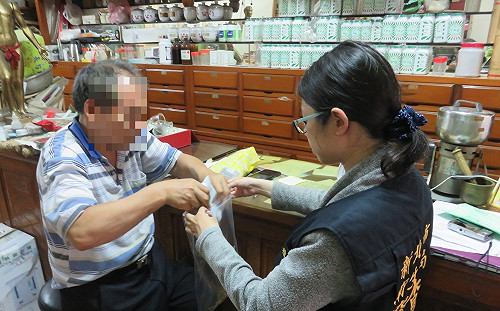 顏色太白別下手！衛生局教你這樣挑中藥