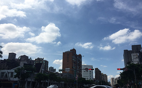 中秋難賞月？氣象局：週五東部降雨機率高