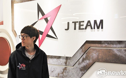 Has：花丸全套週邊我都有　想在秋葉原逛一整個月