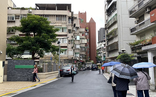 出門帶傘全台有雨！北台濕涼 高溫僅24°C