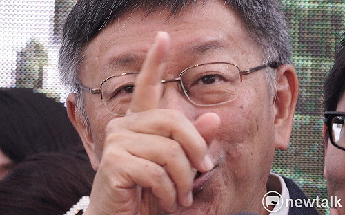 砲火再對陳菊 柯文哲：債留子孫是很爛的文化  在高雄太明顯