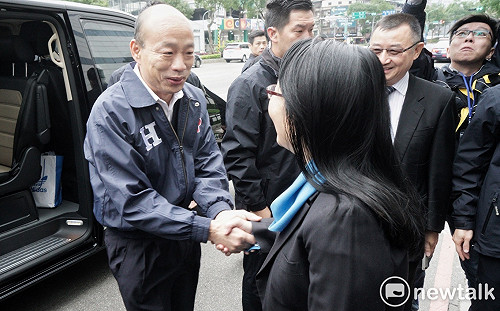 再槓特定媒體 韓國瑜轉身嗆：你們改名我就受訪