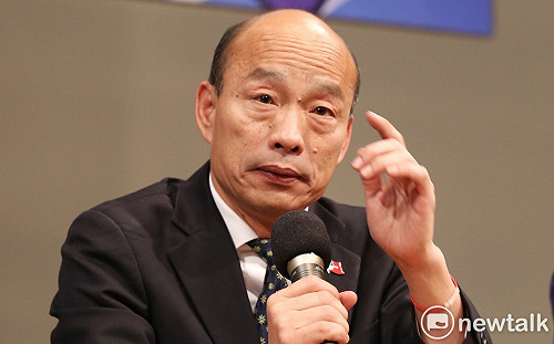 韓國瑜辯論會轟媒體、點錯名 王丹：中間選民你們投得下去？