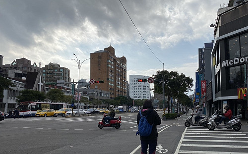 出門要穿厚!北部、東北部整天偏冷不超過20度