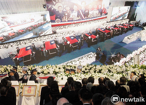 黑鷹失事》送沈一鳴等最後一程  蔡英文： 謝謝你們、你們任務完成