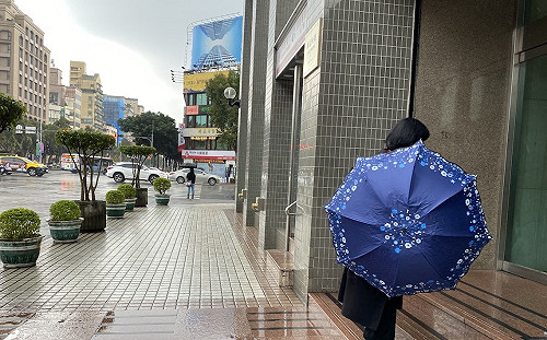 乍暖還寒！鋒面通過10縣市大雨特報