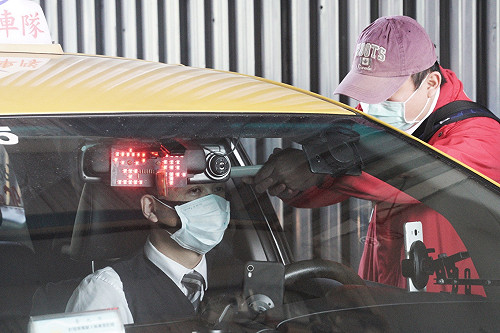 計程車司機多項紓困補貼 林佳龍：每人可拿6萬