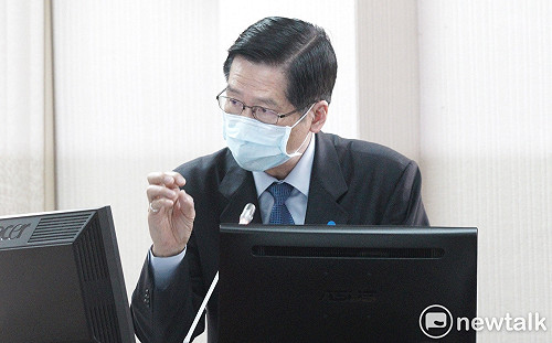 維持軍心穩定、因應台海情勢 國防部長嚴德發留任