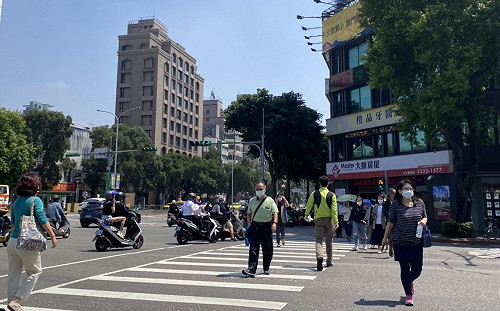 五一連假首日又熱又曬！台南、高雄飆36度高溫