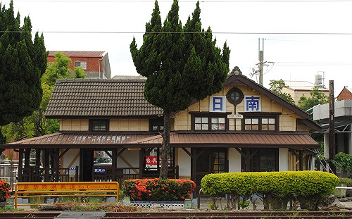 文化專欄》小說/「臉」