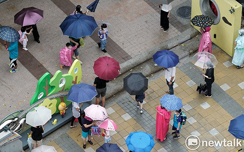 注意！全台15縣市大雨特報 高屏留意午後大雷雨