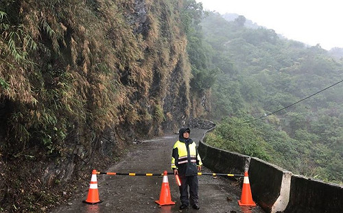 超大豪雨襲南台灣！屏東霧台下午停班停課