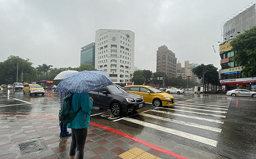 東北風增強!北部轉涼多降雨 南部日夜溫差大