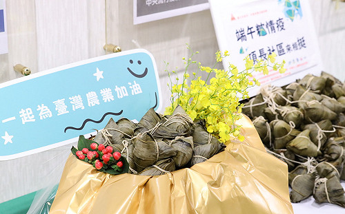 盼疫情「凍漲」！台南阿嬤送指揮中心2000顆道地南部粽