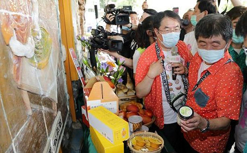 走訪蓮鄉白河！最強業配王陳時中刺激農產品買氣