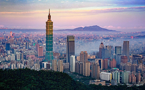 讀者投書》今年253天零本土感染奇蹟  明年台灣經濟大步邁進