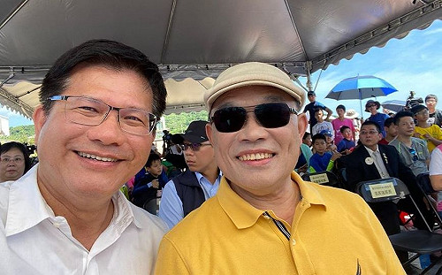 塗了2、30倍CC霜  蘇貞昌：很漏氣 不懂這些化妝品