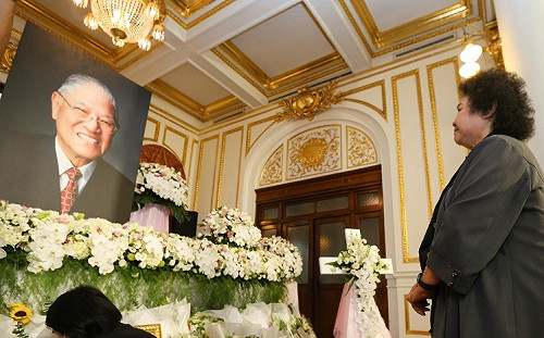 民眾湧入李登輝追思會  陳時中、陳菊到場致意