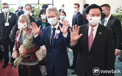 捷克訪團採檢結果全為陰性 近日進行第三次採檢