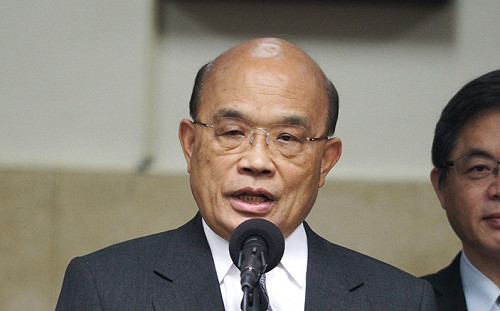 中共網軍散布F-16飛官投誠 蘇貞昌譴責假消息「荒謬不人道」