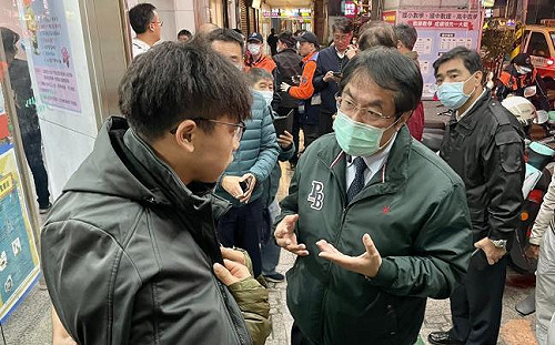 台南YMCA游泳池傳一氧化碳外洩    6大人12小孩不適送醫