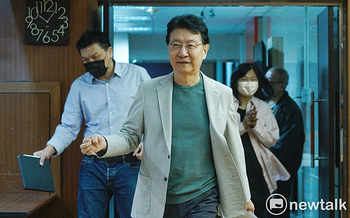 BNT終於抵台 趙少康諷蔡政府：終點線後的第四棒