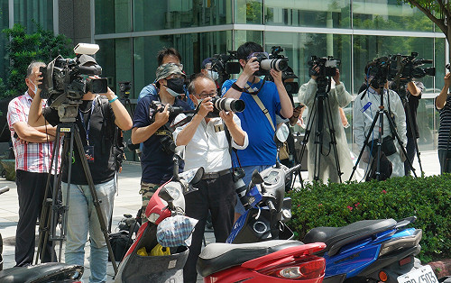 媒體染疫風暴 NCC：爭取第一線新聞從業人員納「高接觸風險者」