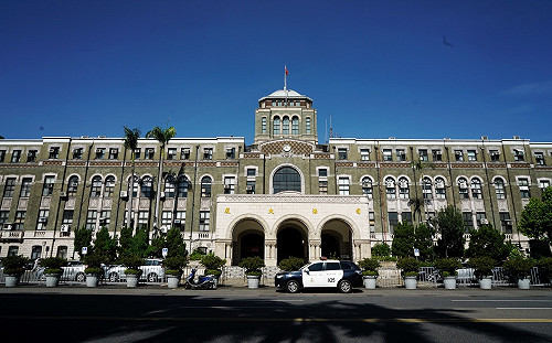 法官裁判書現｢日以繼夜工作只換來鄉民各種笑罵嘲諷｣ 司法院：不宜