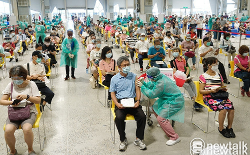 又一起疫苗之亂!北市某診所23人AZ疫苗誤打成莫德納