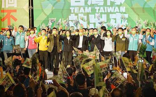 總統蔡英文:公投4個不同意 讓台灣繼續走向世界