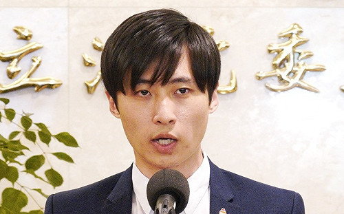 小粉紅翻牆襲來！竟勸曾玟學與賴品妤分手 向國民黨「雙嬌」學習