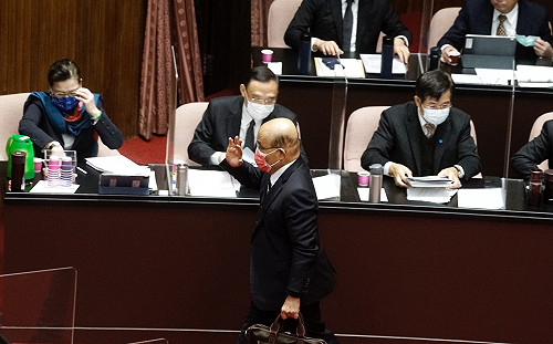 要求先就福食專案報告 蘇貞昌立院施政報告展延