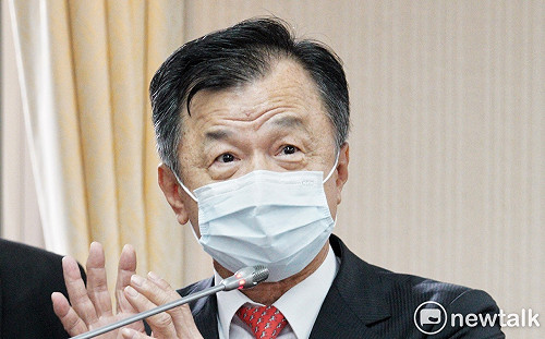 又一內閣閣員確診！陸委會主委邱太三快篩陽性 已居家照護