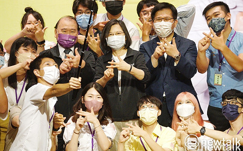「讓新北和台灣有更好的未來」 蔡英文力挺18歲公民權和林佳龍當選