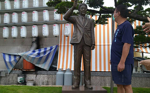 高雄紅毛港保安堂為安倍立銅像  9/24邀賴清德出席揭幕