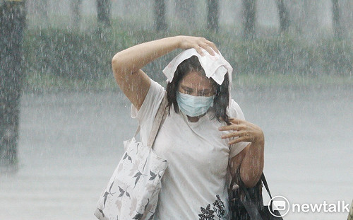 不斷更新》共伴效應雨彈狂炸！宜蘭、花蓮部份地區緊急停班、停課