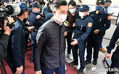 昔控林智堅論文抄襲今爆吸金5000萬! 余正煌今晨50萬交保限制出境