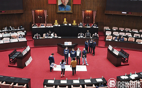 藍杯葛致議事空轉  時力批薪水小偷「放棄監督實質放水」