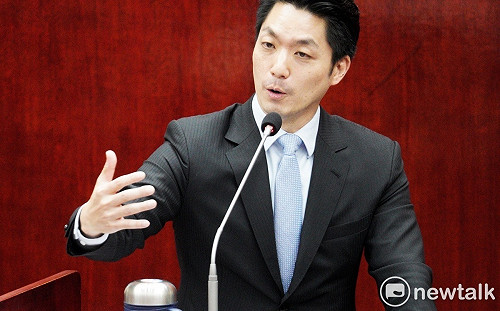 是否遵守3前提辦雙城論壇？蔣萬安頻跳針遭議員嗆「不敢講、自打臉」