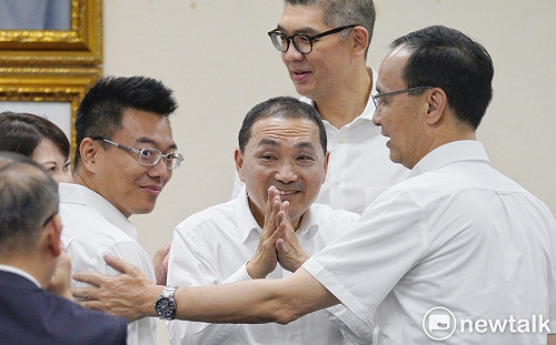 吃「老三盒餐」掀熱議 侯友宜：越呷越唰嘴　