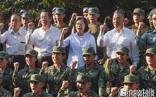 秋節慰勉中部地區戰備部隊 總統肯定國軍獲人民信任及安心
