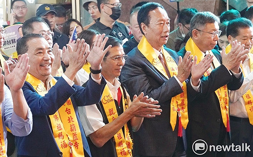 柯郭侯3人座位藏玄機 柯文哲：還要換第9次 我就抓狂了 