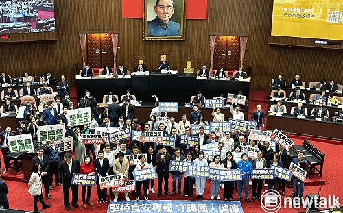 新立院開議第一天就開戰 藍杯葛、綠開嗆搶麥克風